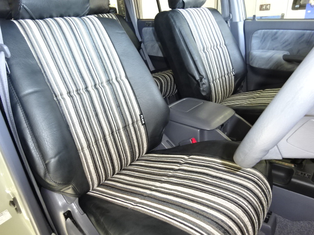 運転席からの視界も広く運転もし易いサイズです。