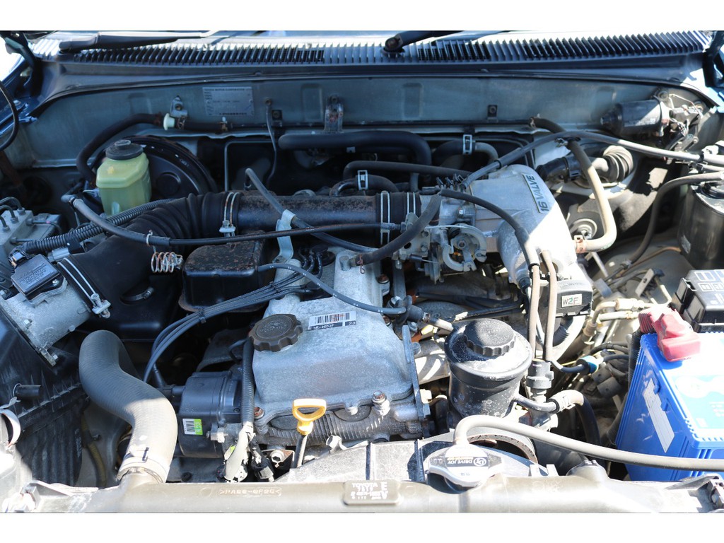 耐久性の高い2700ccのエンジンです。