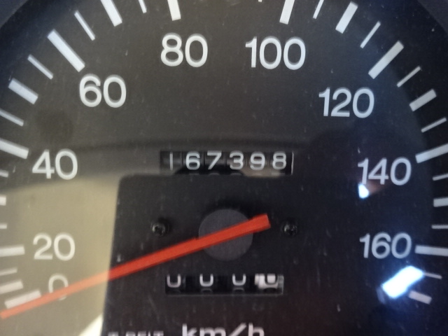 低走行16万km。ここまで距離が少ないプラドも珍しくなってきました。