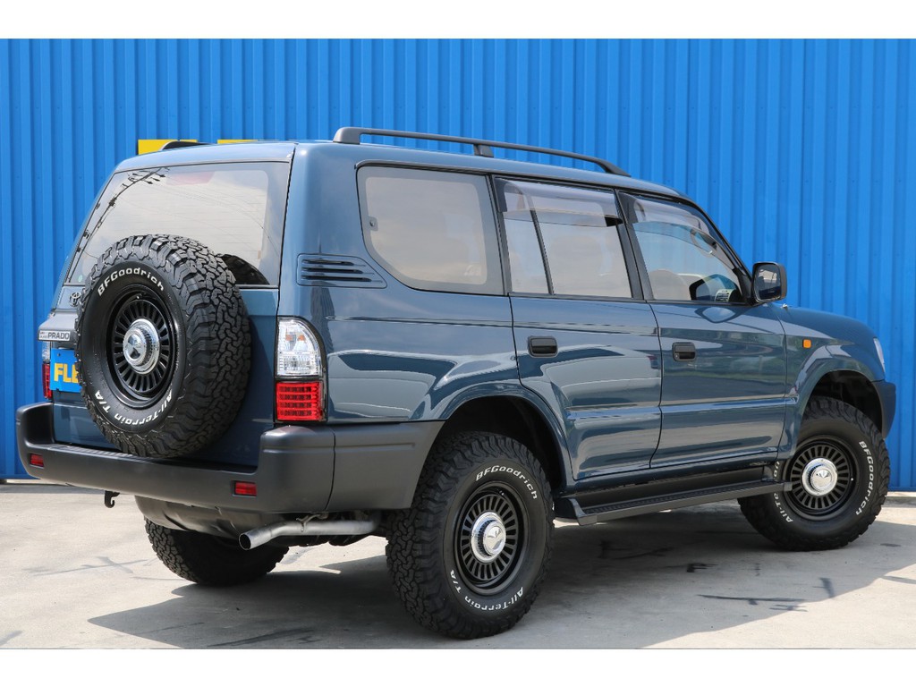 キャンプなどのアウトドアにも最適なお車です。
