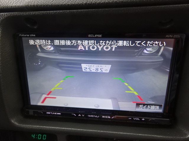 バックカメラも付いて駐車も安心です。