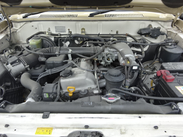 耐久性の高い２７００ccのエンジンです。