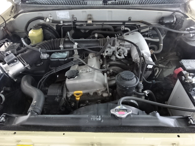 耐久性の高い２７００ccのエンジンです。