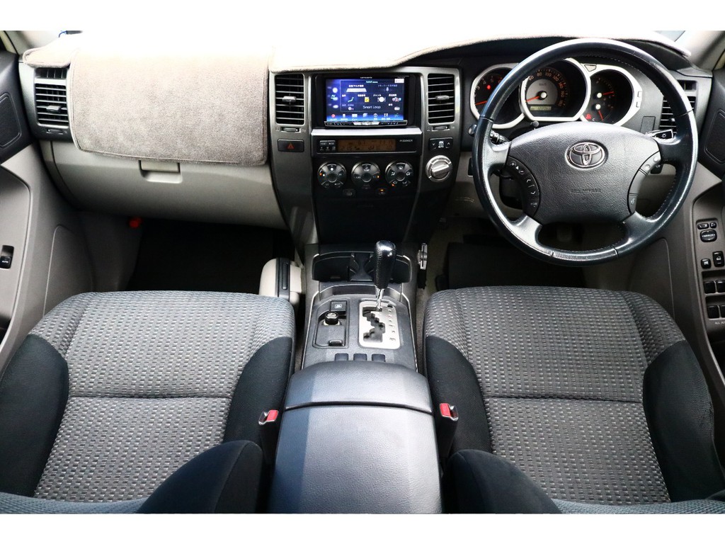 シンプルで使い勝手の良い車内空間です。