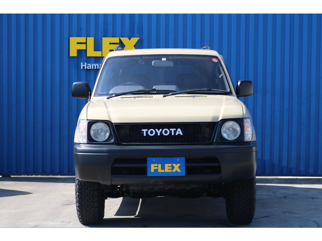 新品ＴＯＹＯＴＡグリルでカッコ良く仕上げっております。