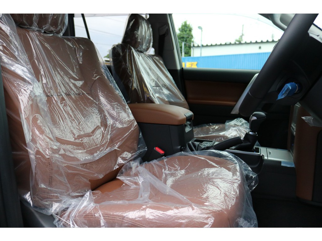 シートはベンチレーション付きで夏でも冬でも快適です。