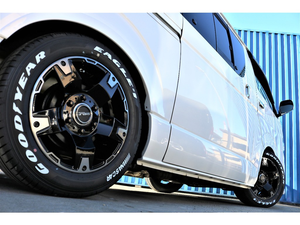ＦＬＥＸホイールＤＥＬＦ０３にグッドイヤーナスカータイヤ、ＦＬＥＸオーバーフェンダーの組み合わせ♪