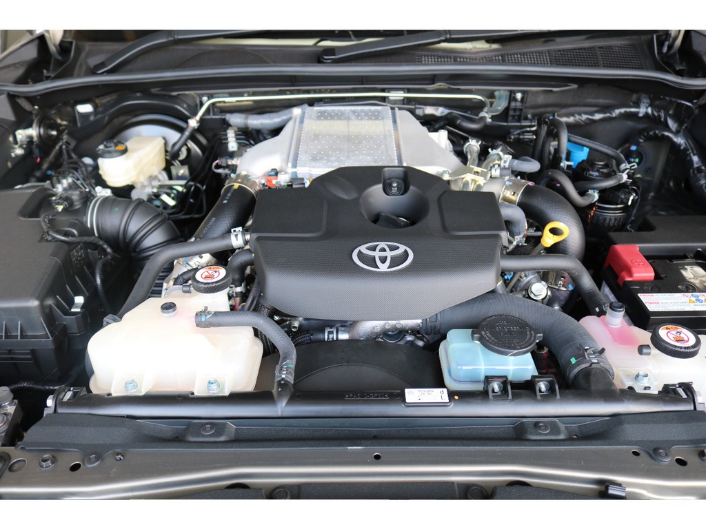 ２４００ｃｃのディーゼルターボエンジンです。