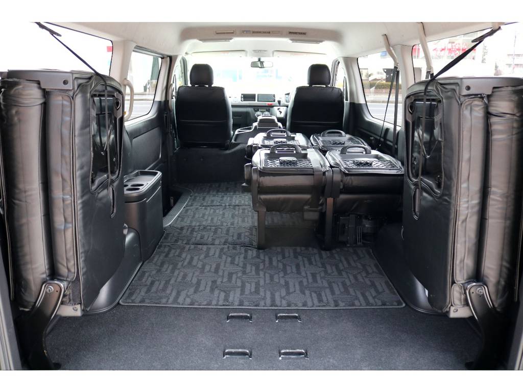 最後席は跳ね上げ可能！！