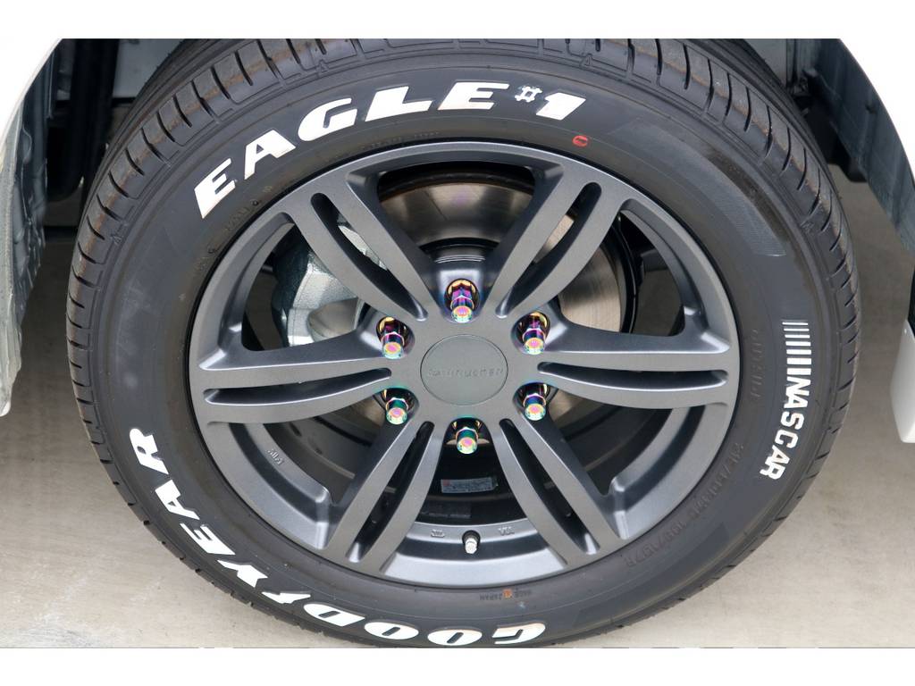 ４１５ＣＯＢＲＡ バッドラッカー １７インチにナスカー ホワイトレタータイヤをチョイス！！
