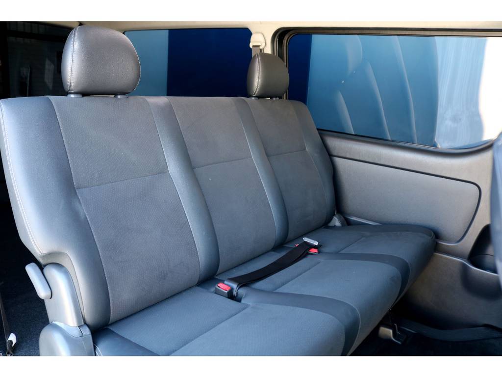 特別仕様車専用のハーフレザーシートは高級感があり、座り心地も良いですよ！！