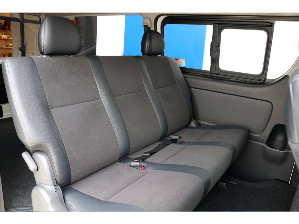 特別仕様車専用シートは高級感があり、座り心地も良いですよ！！