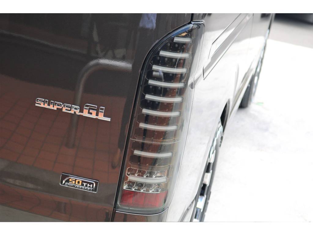 テールはヴァレンティ ＬＥＤテールランプＴＲＡＤをインストール！！