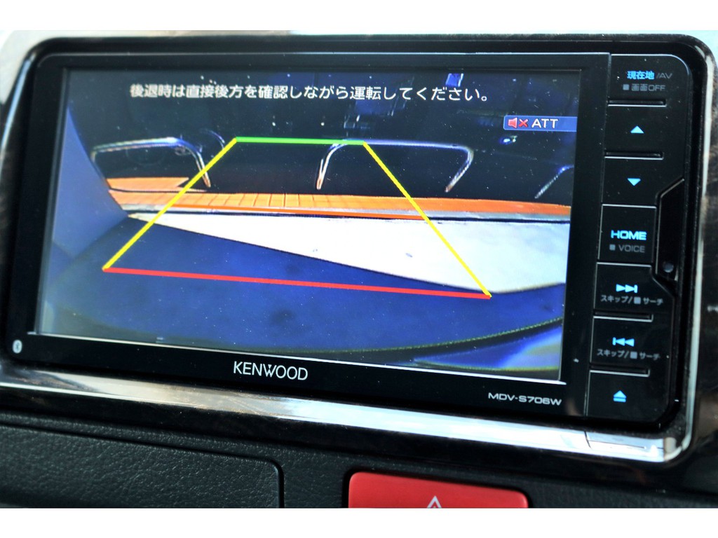 有ると安心のバックカメラ付！！