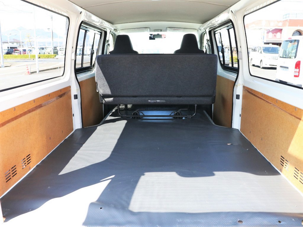 もちろん納車前にも点検整備を行い、オイル類や消耗品の交換を行います！また最終仕上げを行いご納車をさせていただきます！