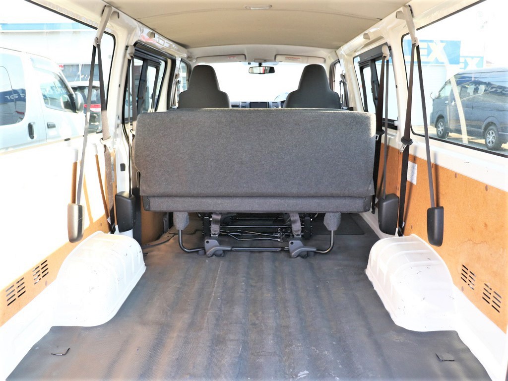 もちろん納車前にも点検整備を行い、オイル類や消耗品の交換を行います！また最終仕上げを行いご納車をさせていただきます！