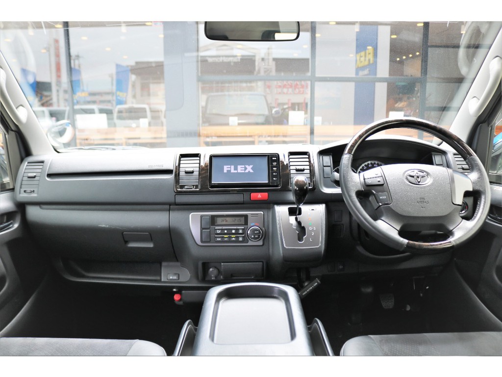 特別仕様車専用装備で内装も豪華仕様！！
