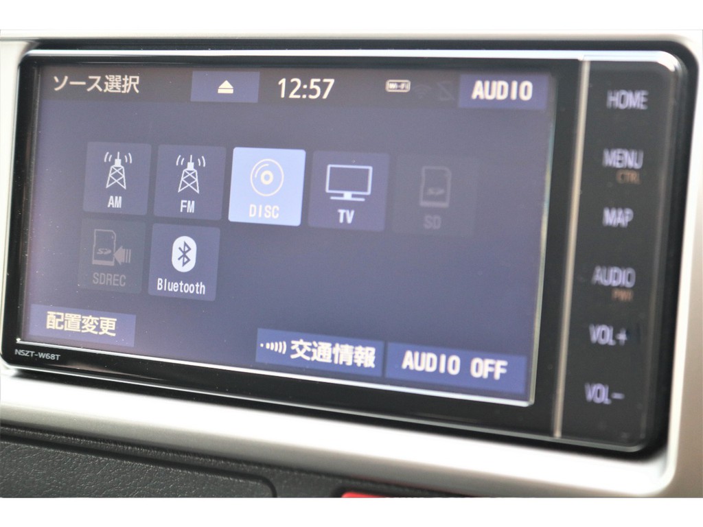 純正ＳＤナビ搭載！！Bluetooth接続やＤＶＤ再生等可能！！