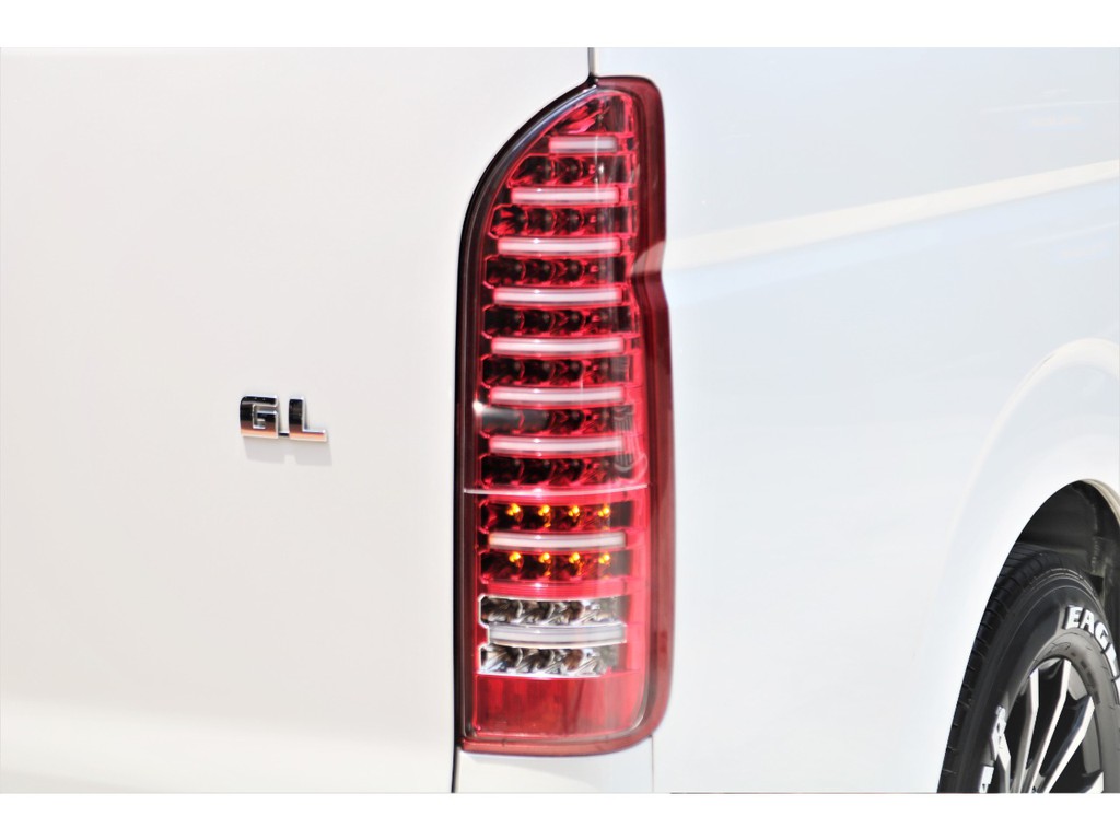 ヴァレンティ製ｌＥＤテールランプをインストール！！