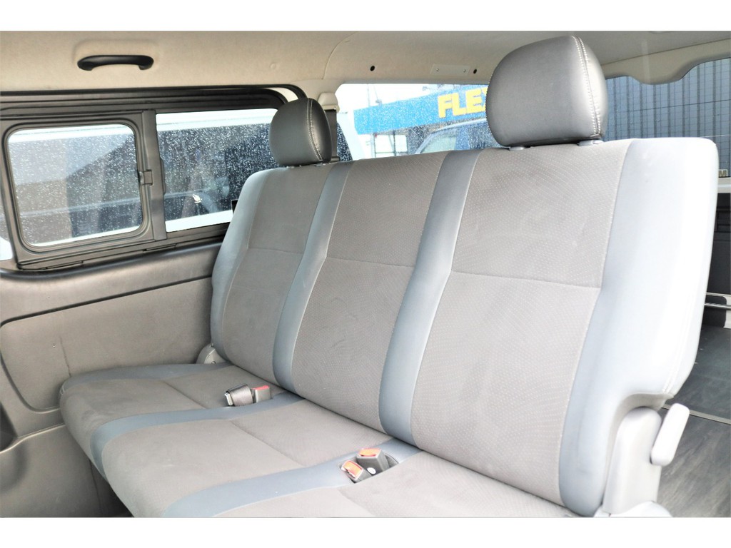 座り心地もデザインも良い特別仕様車専用ハーフレザーシート！！