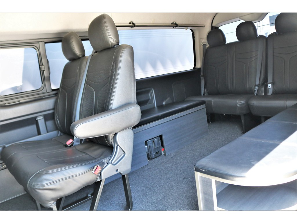 ベッドマットを収納すれば通常乗車スペースに！！