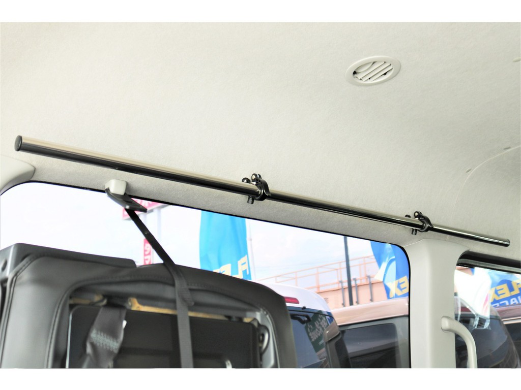 サイドバー搭載でハンガー等の物も掛けることができます！！