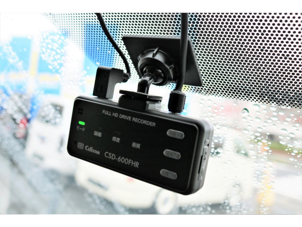 セルスタードライブレコーダー完備！！車内に搭載されているＧＰＳレーダー探知機と連動しております！！