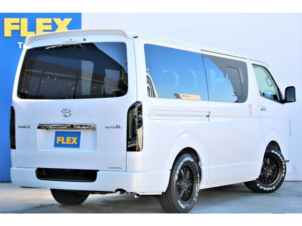 艶めくパールホワイトはＦＬＥＸオリジナルパーツがマッチするお色ですね！！