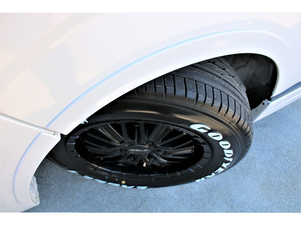 足元装備オリジナルＤｅｌｆｉｎｏＬｉｎｅオーバーフェンダーでかっこよく車高を低く魅せる！！