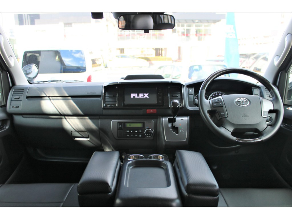 特別仕様車専用装備＆多数のパーツが揃っている高級感溢れる内装！！