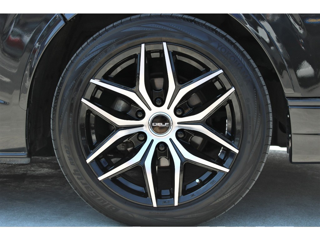 オリジナルＤＥＬＦ０１ １８インチＡＷ（ブラックポリッシュ）＆ＹＯＫＯＨＡＭＡタイヤが搭載されております！！