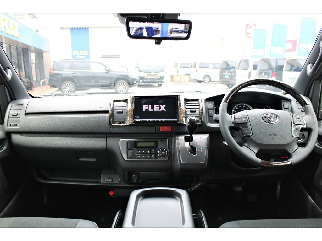 特別仕様車専用装備の整った高級感溢れる内装！！