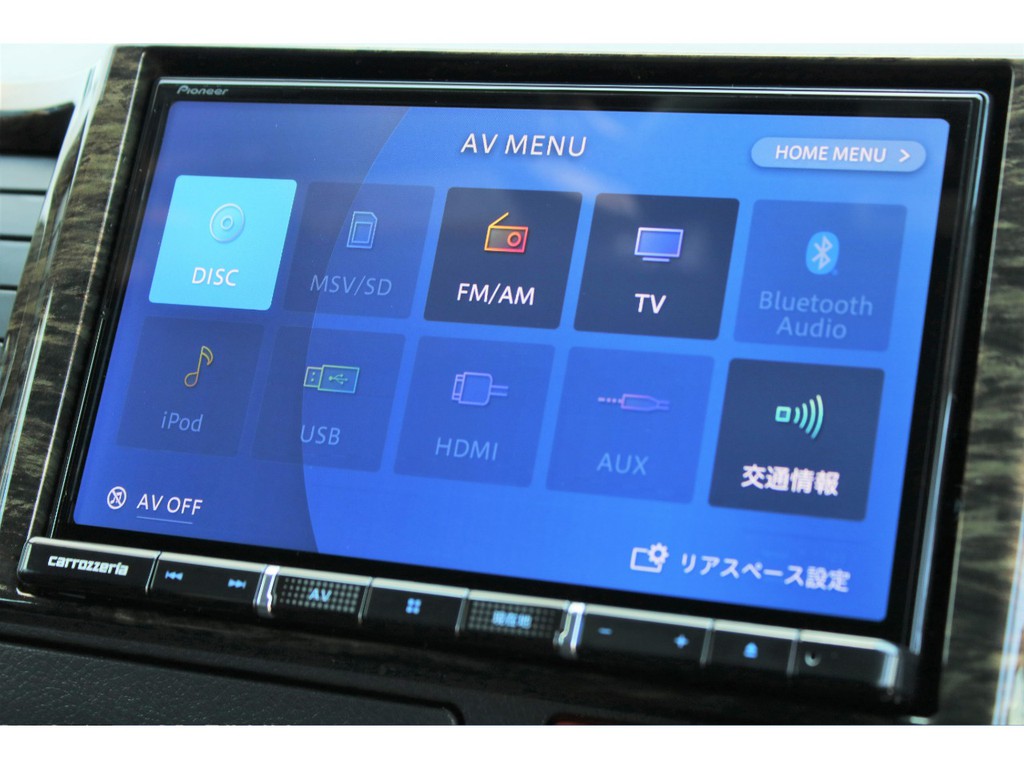カロッツェリア８インチＳＤナビ完備！！Bluetooth接続・ＤＶＤ再生も可能！