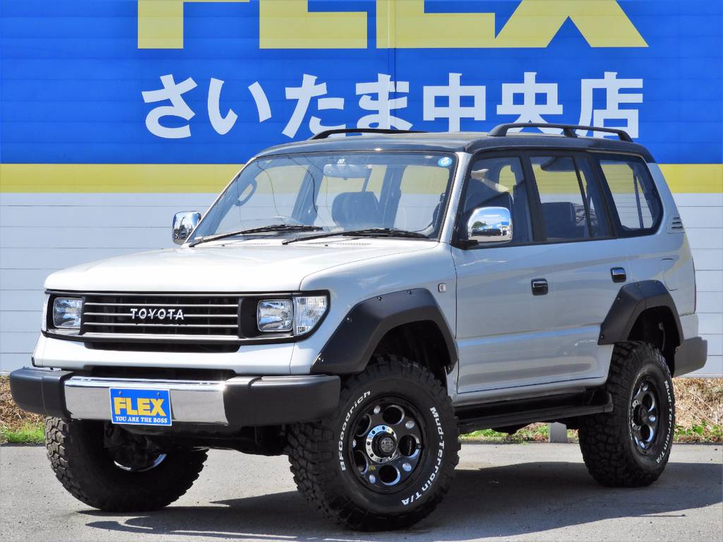 【Ｒｅｎｏｃａ】”ＣＯＬＯＲ　ＢＯＭＢ”完成しました！！スモーキーグレー×マットブラックのシックなモノトーンスタイル★フルセグ地デジ対応ナビ＆リフトアップ＆タイヤ・ホイル＆シートカバー新品施行(^^♪