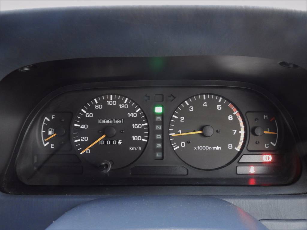 走行わずか６６千ｋｍ！！まだまだこれからたくさんお乗り頂けるお車です(^^♪