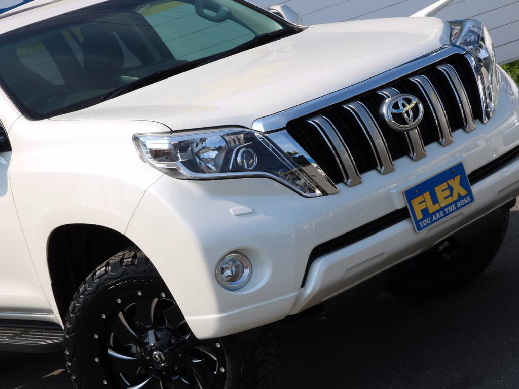 もちろん現行型、純正オプションのＬＥＤヘッドランプ装着車ですよ♪