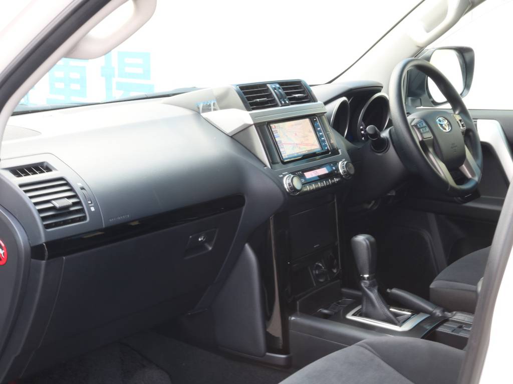 Ｗエアバッグ＆サイド・カーテンエアバッグ標準装備で安全性も確保されております！