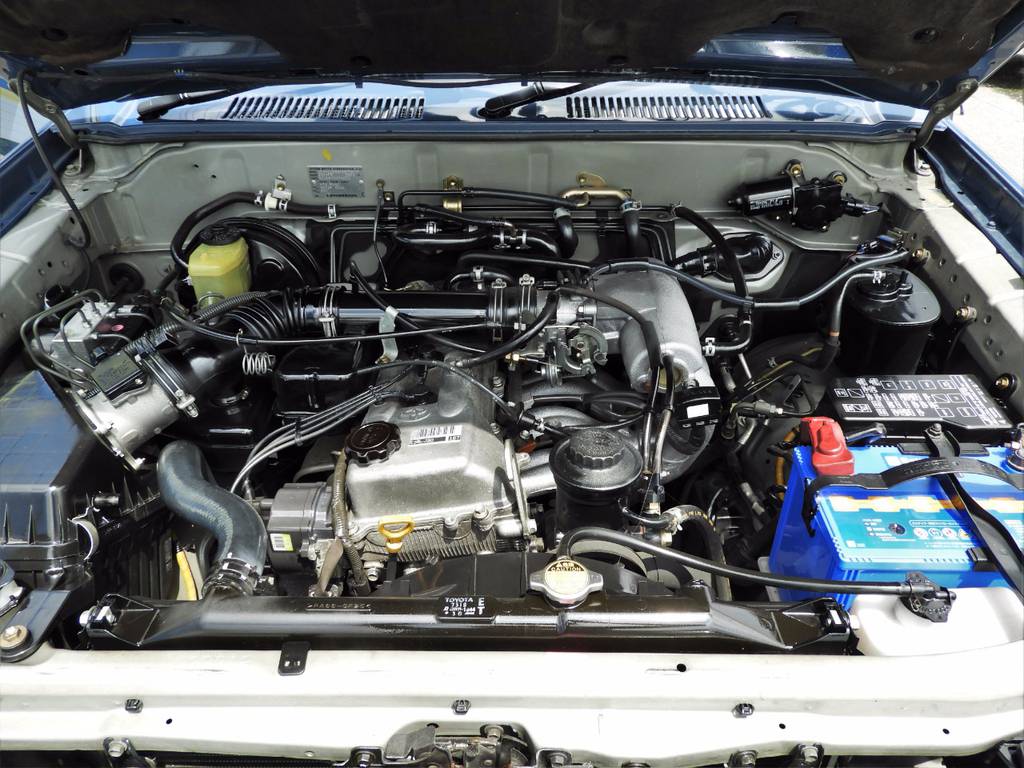 タイミングベルトの交換が不要で頑丈な、チェーン式２．７リッターガソリンエンジン！！