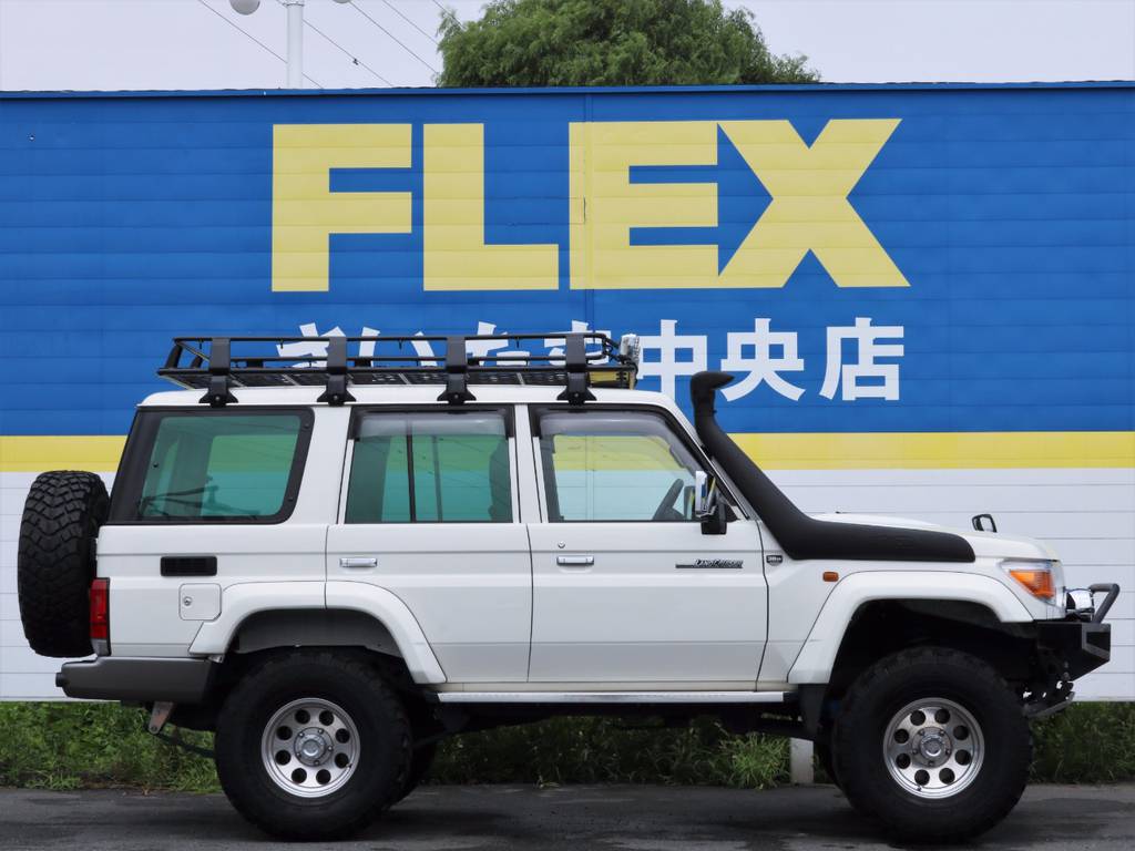 ここまで車高が上がっていると乗り降りも少々大変ですが・・・その大変さも楽しんでください(^^)/