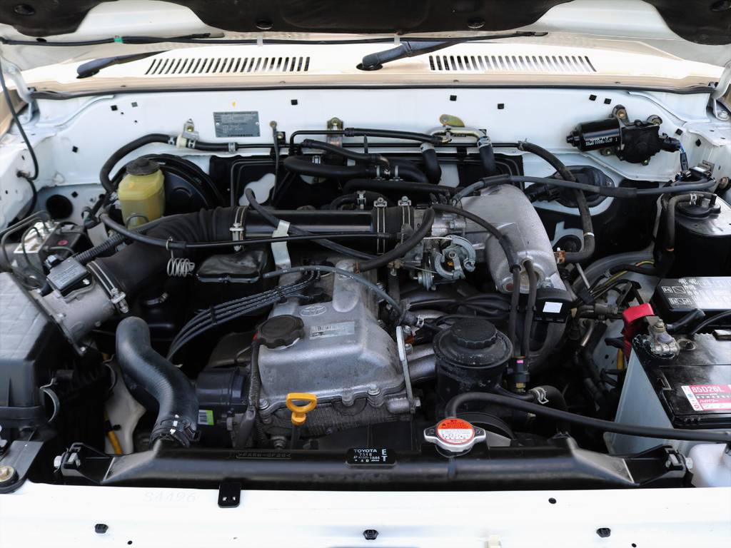 ハイラックスシリーズやハイエースなど幅広い車種に採用され、耐久性の高さで世界中から信頼を得ている２．７リッターガソリンエンジン！！タイミングベルト交換が不要な頑丈なエンジンです！