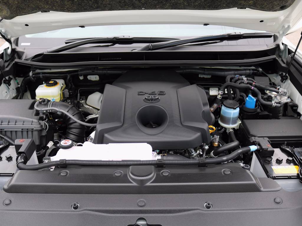 ２．８リッタークリーンディーゼルエンジン×６速オートマの組み合わせは、ディーゼル車らしいトルク感はしっかり残しながらガソリン車と遜色ない静粛かつスムーズな加速を提供してくれます(^^)/