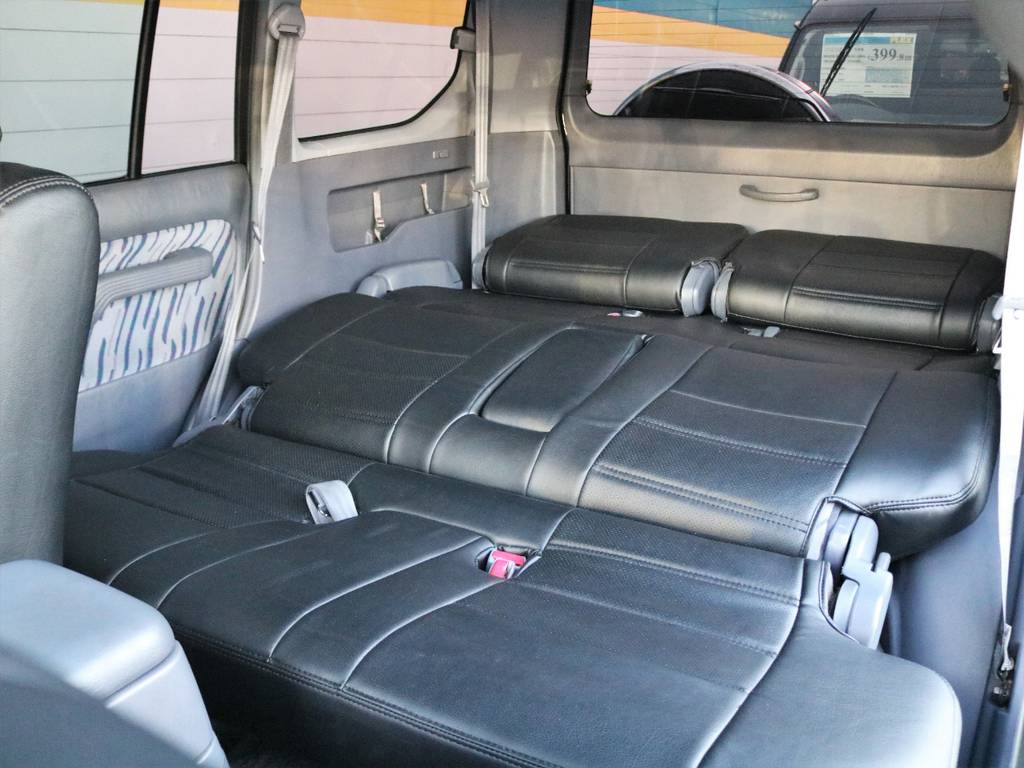 ２列目＆３列目シートのフルフラット状態★ご家族での車中泊や、長尺物の積載などにも大変重宝します！！