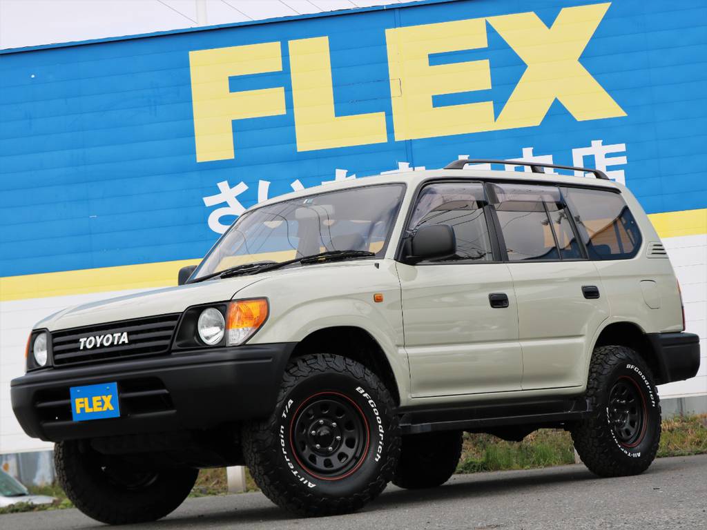 当店の車両は、全部位（消耗品と内外装パーツを除く）期間・走行距離無制限の安心保証付き★遠方のお客様へは、ご自宅のお近くの認証整備工場を保証整備先としてご紹介させて頂きます（＾＾）／