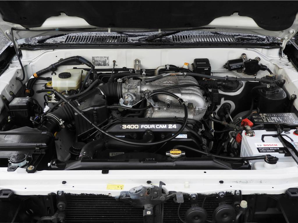 パワーと静粛性に優れる３．４リッターＶ型６気筒の上級エンジン★燃費も２．７リッターＥｇとさほど変わらず、自動車税は年間７千円ほどの差額となります！