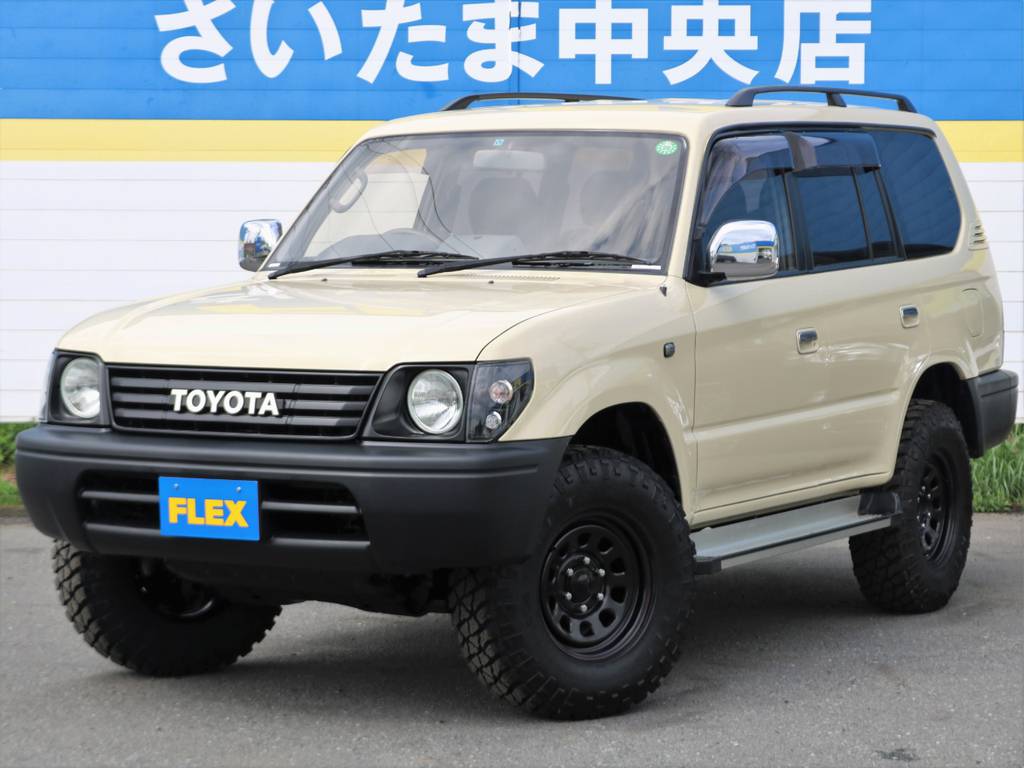 当店で最も売れ筋の９５プラド丸目クラシックカスタム！僅か４万ｋｍ走行の車両で製作しました！社外”イーグルアイ”コーナーランプ＆外装はメッキパーツを残し、内装は木目加飾を廃し、今までとは一味違った仕様♪