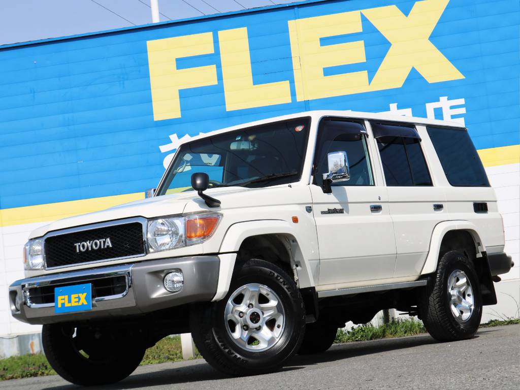 当店の車両は、全部位（消耗品と内外装パーツを除く）期間・走行距離無制限の安心保証付き★遠方のお客様へは、ご自宅のお近くの認証整備工場を保証整備先としてご紹介させて頂きます（＾＾）／