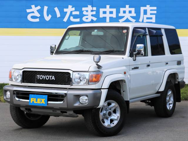 ３０周年記念限定車７６バン！！人気のホワイトが入庫です♪前後デフロック完備★ＴＯＹＯＴＡグリル＆フォグランプ付き！フルセグナビ＆バックカメラ＆ＥＴＣももちろん装着済みです！