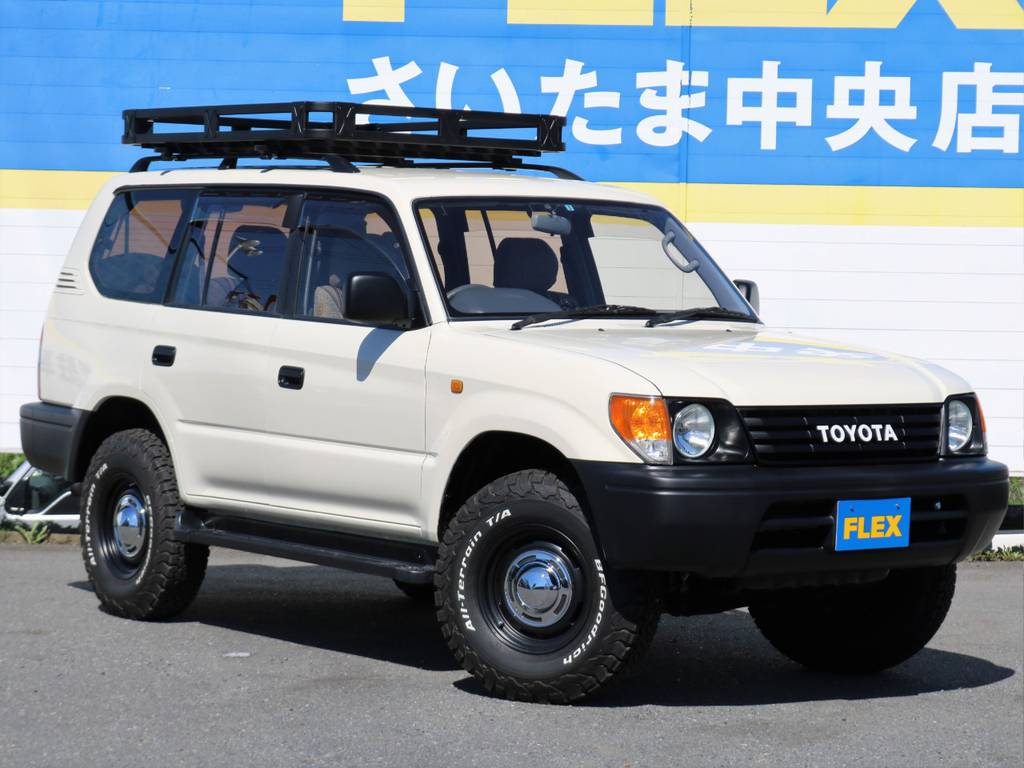 アイバワークス製ルーフラック付き★ウインタースポーツやキャンプなど、この車でアクティブシーンに駆り出す姿を想像するだけでたまりませんね！！