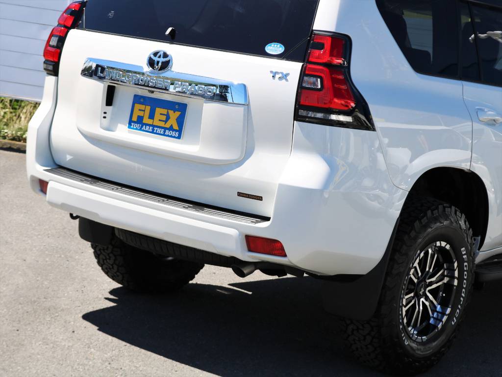 テールランプも色付きレンズに変わり、新型であることを主張しますね。寒冷地仕様車のためリヤフォグランプがバンパーに備わります！