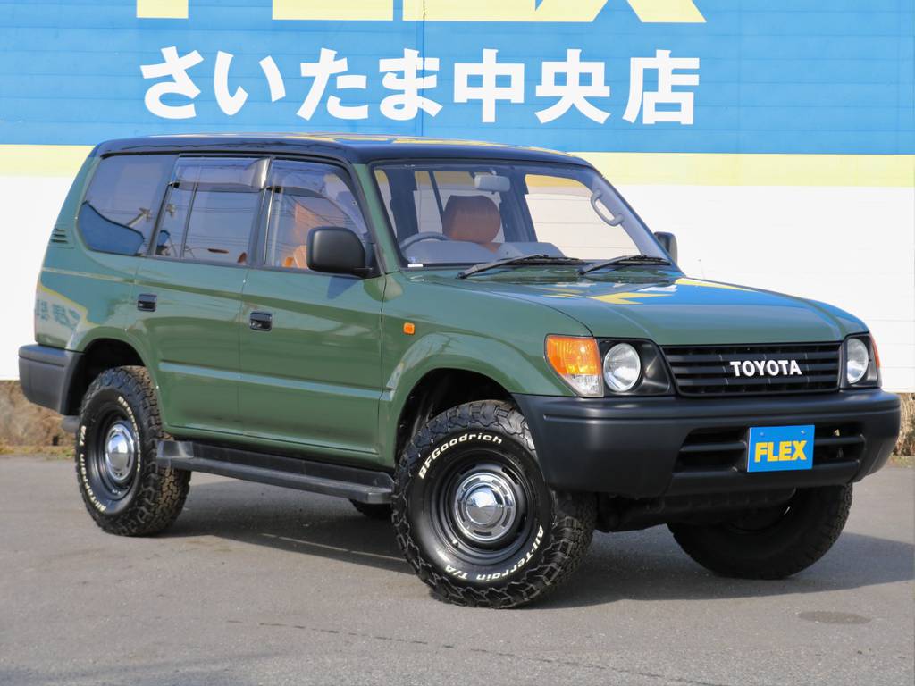 ９５プラドはボディサイズが比較的コンパクトで、着座位置が高く車両感覚も掴みやすいため、意外なほど運転しやすいですよ！実際にお乗りいただくことも可能ですので、お気軽にご相談ください♪（要事前ご予約）